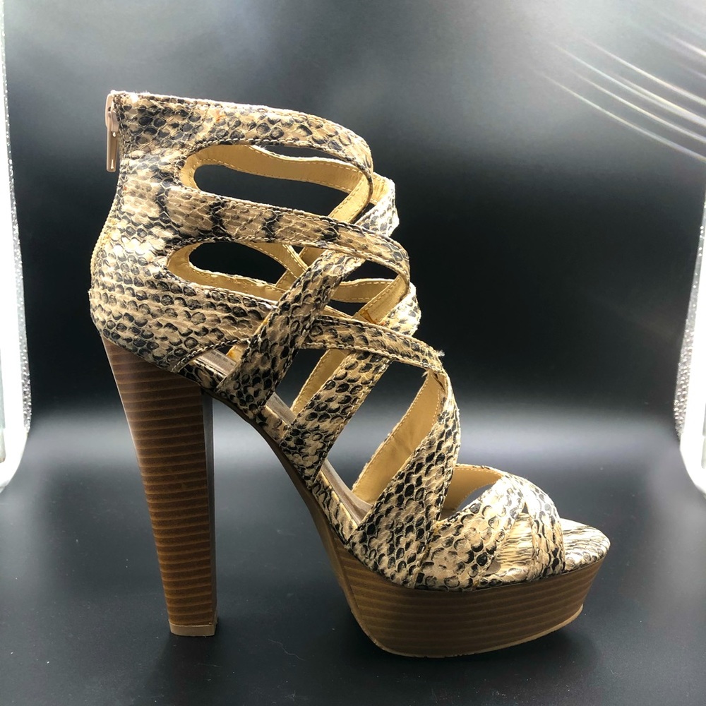 Dollhouse snake skin high heels size 8